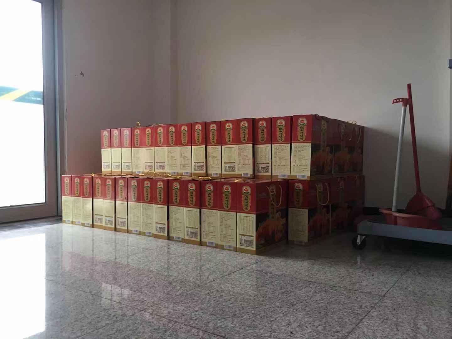 有酒又怎么能沒有雞呢？