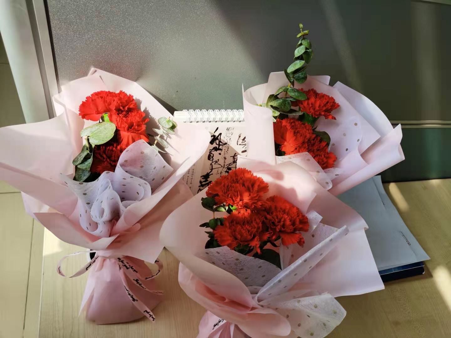 凱能鮮花送女神，祝福全天下女士幸福安康
